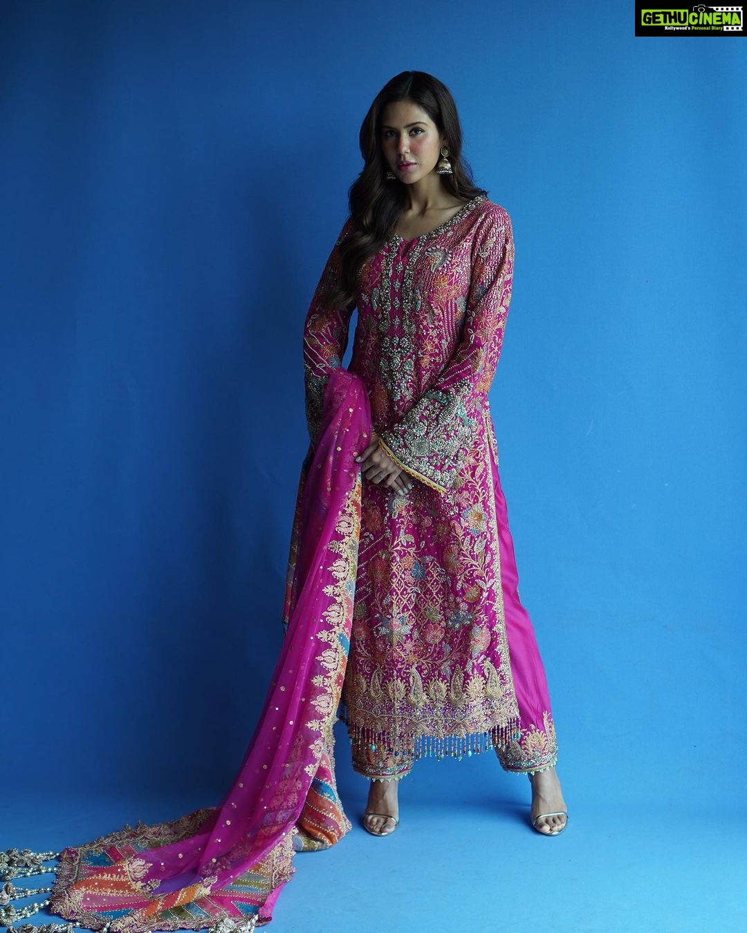 Sonam Bajwa Instagram - Wear pink on the days you feel a little blue 🦋 Wearing @rimpleandharpreet Style team - @sonambajwa x @malvikabajaj @malkit_gill2697 @sanjamkaur92 HMU - @hairbyharrybajwa @cocoballucci_