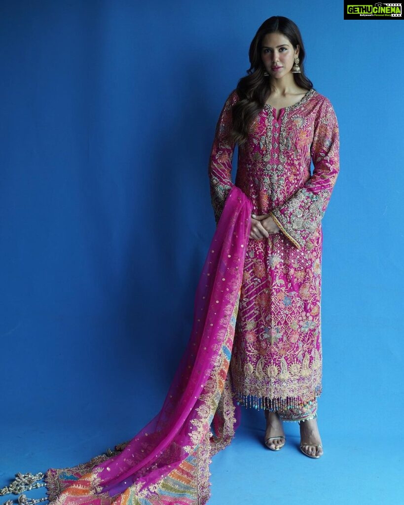 Sonam Bajwa Instagram - Wear pink on the days you feel a little blue 🦋 Wearing @rimpleandharpreet Style team - @sonambajwa x @malvikabajaj @malkit_gill2697 @sanjamkaur92 HMU - @hairbyharrybajwa @cocoballucci_