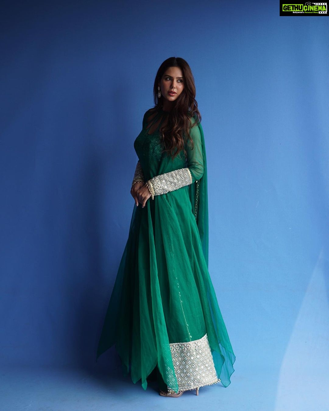 Sonam Bajwa Instagram - Wore @theohailakhanofficial a few days back for COJ 3 💕