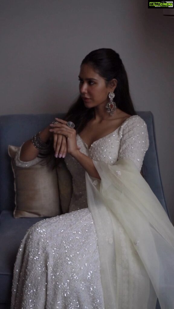 Sonam Bajwa Instagram - Wore this outfit from @madzinlabel for COJ3 promotions in Jammu. It was perfect for that evening…🤍 . This video is straight from raw and unedited footage , a little flawed but wanted to share what was captured originally. Styled by @malvikabajaj x @sonambajwa Assisted by @sanjamkaur92 @malkit_gill2697 Hair @hairbyharrybajwa Make up by me.