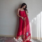 Sonam Bajwa Instagram – Carry on Jatta 3 running super successfully in cinemas near you. Thank you for your immense love and support to our film ❤️