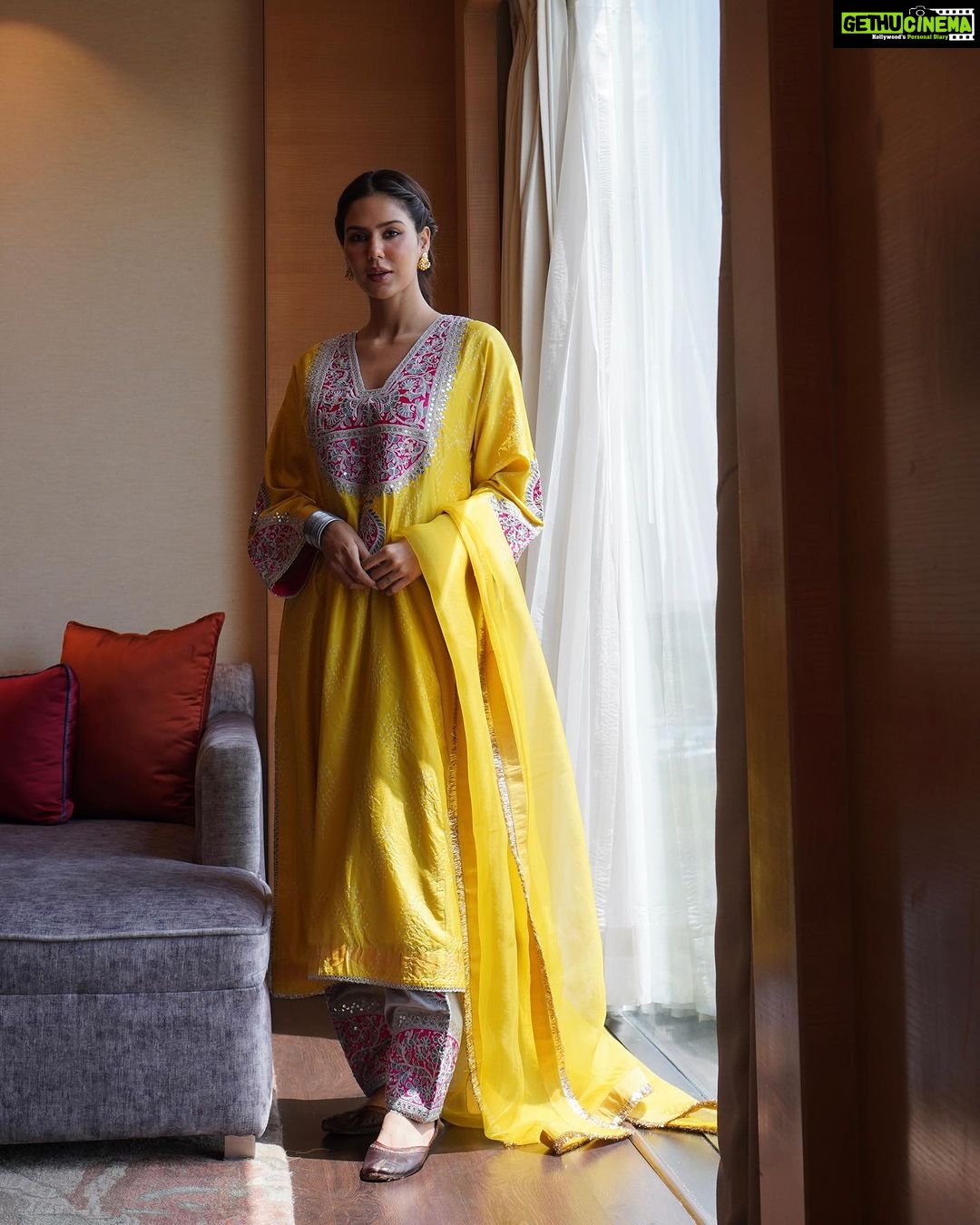 Sonam Bajwa Instagram - Wearing @heenakochharofficial for GGC promotions. Make up @cocoballucci_ Hairstylist @hairbyharrybajwa Styled by me 🌝