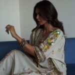 Sonam Bajwa Instagram – No edit , no touch ups….