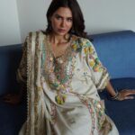 Sonam Bajwa Instagram – No edit , no touch ups….