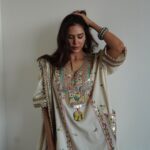 Sonam Bajwa Instagram – No edit , no touch ups….