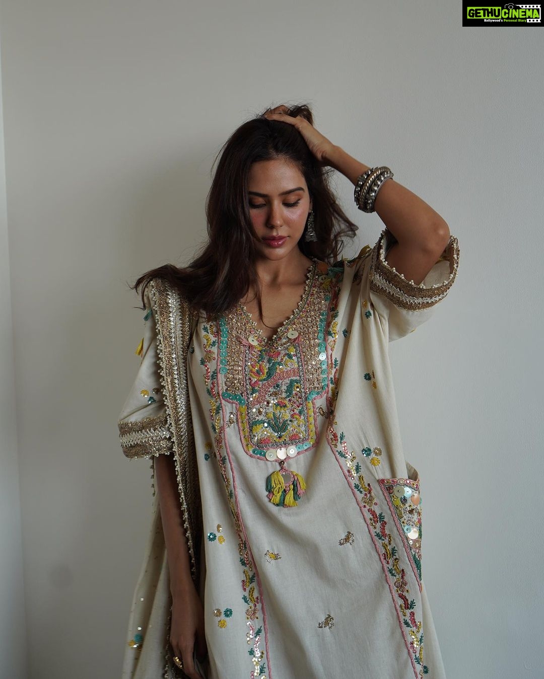Sonam Bajwa Instagram - No edit , no touch ups….