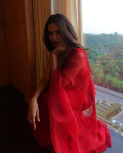 Sonam Bajwa Instagram - 🌹🌹🌹