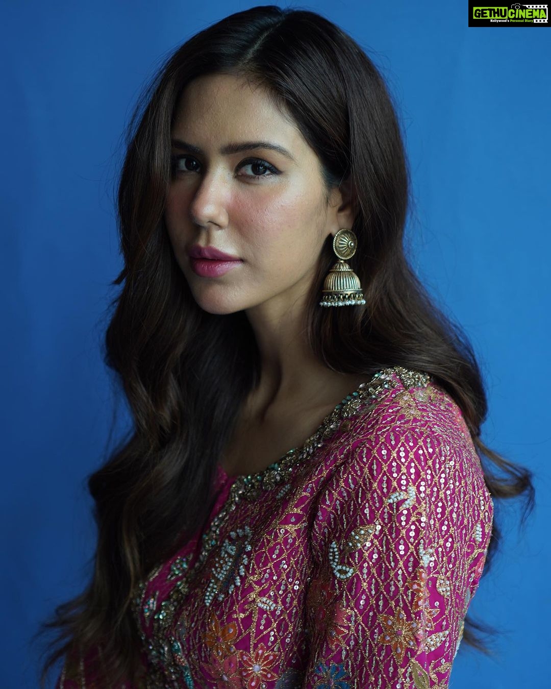 Sonam Bajwa Instagram - Upclose…. #zeroedit