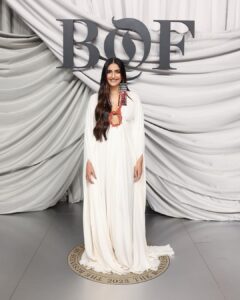 Sonam Kapoor Instagram - @sonamkapoor attends the #BoF500 Gala 2023.

She gained recognition as a successful actress for her roles in “Raanjhanaa” and “Bhaag Milkha Bhaag,” which earned her various best actress nominations. She joined the BoF 500 index in 2013. Read her full profile in our #linkinbio.

📷 @gettyimages
