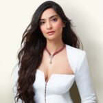 Sonam Kapoor Instagram - So excited and honoured to join @zoyajewels Repost from @zoyajewels • @sonamkapoor solidifies her friendship with ZOYA as Brand Ambassador. She embodies Zoya’s spirit, blending effortless modernity and innovation with a unique and timeless signature. Sharing her thoughts on this collaboration, she says, "Zoya and I share a fierce pride in India’s rich tradition of jewellery craftsmanship and a passion to showcase its brilliance to the world. It is a brand I have long admired and I am honoured to serve as their ambassador." Ruby Rush Necklace | HW18NAP #SonamKapoorAhujaXZoya #FineJewellery #ZoyaJewels #TheDiamondBoutique #ZoyaATATAproduct #Zoya Avail Personalized Benefits from ZOYA - Experience Zoya from the convenience of your home - Shop our collections from the link in our bio - We ship worldwide Stores: Delhi | Bangalore | Mumbai | Gurgaon | Hyderabad Galleries: Mumbai | Chennai | Kolkata | Ahmedabad | Chandigarh WhatsApp: +91 89518 65298