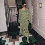 Sonam Kapoor Instagram - On my way to Wimbledon in style, donning a fabulous preview from Daniel Lee's resort 24 collection for @burberry and of course, I can't forget the latest addition to my wardrobe – the stunning Burberry knight bag from the new season. Game, set, match, and fashion-forward! Outfit @burberry Bag @burberry Sunglasses @burberry Earrings @otiumberg Styled by @rheakapoor Assisted by @prabhmalait Publicist @chandnimodha_ Hair by @aamirnaveedhair Make up by @gangamakeup Photographer @rowben_