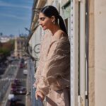 Sonam Kapoor Instagram - Valentino! @maisonvalentino @pppiccioli what a beautiful show Pierpaolo , thank you for having me there.. 😍👏