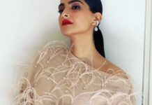 Sonam Kapoor Instagram - Valentino! @maisonvalentino @pppiccioli what a beautiful show Pierpaolo , thank you for having me there.. 😍👏