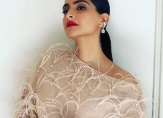 Sonam Kapoor Instagram - Valentino! @maisonvalentino @pppiccioli what a beautiful show Pierpaolo , thank you for having me there.. 😍👏