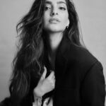 Sonam Kapoor Instagram - Being the brand ambassador for Word to Screen for @mumbaifilmfestival has always been an honour.. Word to Screen aspires to build an ecosystem that makes it easier for publishers to pitch and for filmmakers to choose the right stories for the screen. As actors, we are constantly looking for compelling, disruptive and engaging stories that touch the hearts of the people. By supporting a platform like Word to Screen, I am taking a step towards ensuring the industry benefits from this initiative and we tell a lot more meaningful stories to our audience. As a voracious reader, I understand the power of an incredible story and how a well-written book can form the backbone of a compelling film narrative. In the last few years, we have seen a steady growth in filmmakers adapting books into films and web series, but the larger problem of reaching the right authors and publishers as well as selecting that perfect story is a long and tedious process. I would urge publishers, writers, and creators to make the most of this platform… Suit : @burberry Shoes : @prada Jewels : @zoyajewels Hair and make up : @namratasoni Styling : @rheakapoor @abhilashatd Styling asst : @niyati.__ Managed by : @neeha7 Images : @amaker7 @thehouseofpixels Mumbai, Maharashtra