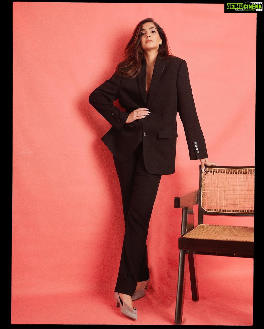 Sonam Kapoor Instagram - Being the brand ambassador for Word to Screen for @mumbaifilmfestival has always been an honour.. Word to Screen aspires to build an ecosystem that makes it easier for publishers to pitch and for filmmakers to choose the right stories for the screen. As actors, we are constantly looking for compelling, disruptive and engaging stories that touch the hearts of the people. By supporting a platform like Word to Screen, I am taking a step towards ensuring the industry benefits from this initiative and we tell a lot more meaningful stories to our audience. As a voracious reader, I understand the power of an incredible story and how a well-written book can form the backbone of a compelling film narrative. In the last few years, we have seen a steady growth in filmmakers adapting books into films and web series, but the larger problem of reaching the right authors and publishers as well as selecting that perfect story is a long and tedious process. I would urge publishers, writers, and creators to make the most of this platform… Suit : @burberry Shoes : @prada Jewels : @zoyajewels Hair and make up : @namratasoni Styling : @rheakapoor @abhilashatd Styling asst : @niyati.__ Managed by : @neeha7 Images : @amaker7 @thehouseofpixels Mumbai, Maharashtra