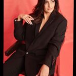Sonam Kapoor Instagram - Being the brand ambassador for Word to Screen for @mumbaifilmfestival has always been an honour.. Word to Screen aspires to build an ecosystem that makes it easier for publishers to pitch and for filmmakers to choose the right stories for the screen. As actors, we are constantly looking for compelling, disruptive and engaging stories that touch the hearts of the people. By supporting a platform like Word to Screen, I am taking a step towards ensuring the industry benefits from this initiative and we tell a lot more meaningful stories to our audience. As a voracious reader, I understand the power of an incredible story and how a well-written book can form the backbone of a compelling film narrative. In the last few years, we have seen a steady growth in filmmakers adapting books into films and web series, but the larger problem of reaching the right authors and publishers as well as selecting that perfect story is a long and tedious process. I would urge publishers, writers, and creators to make the most of this platform… Suit : @burberry Shoes : @prada Jewels : @zoyajewels Hair and make up : @namratasoni Styling : @rheakapoor @abhilashatd Styling asst : @niyati.__ Managed by : @neeha7 Images : @amaker7 @thehouseofpixels Mumbai, Maharashtra