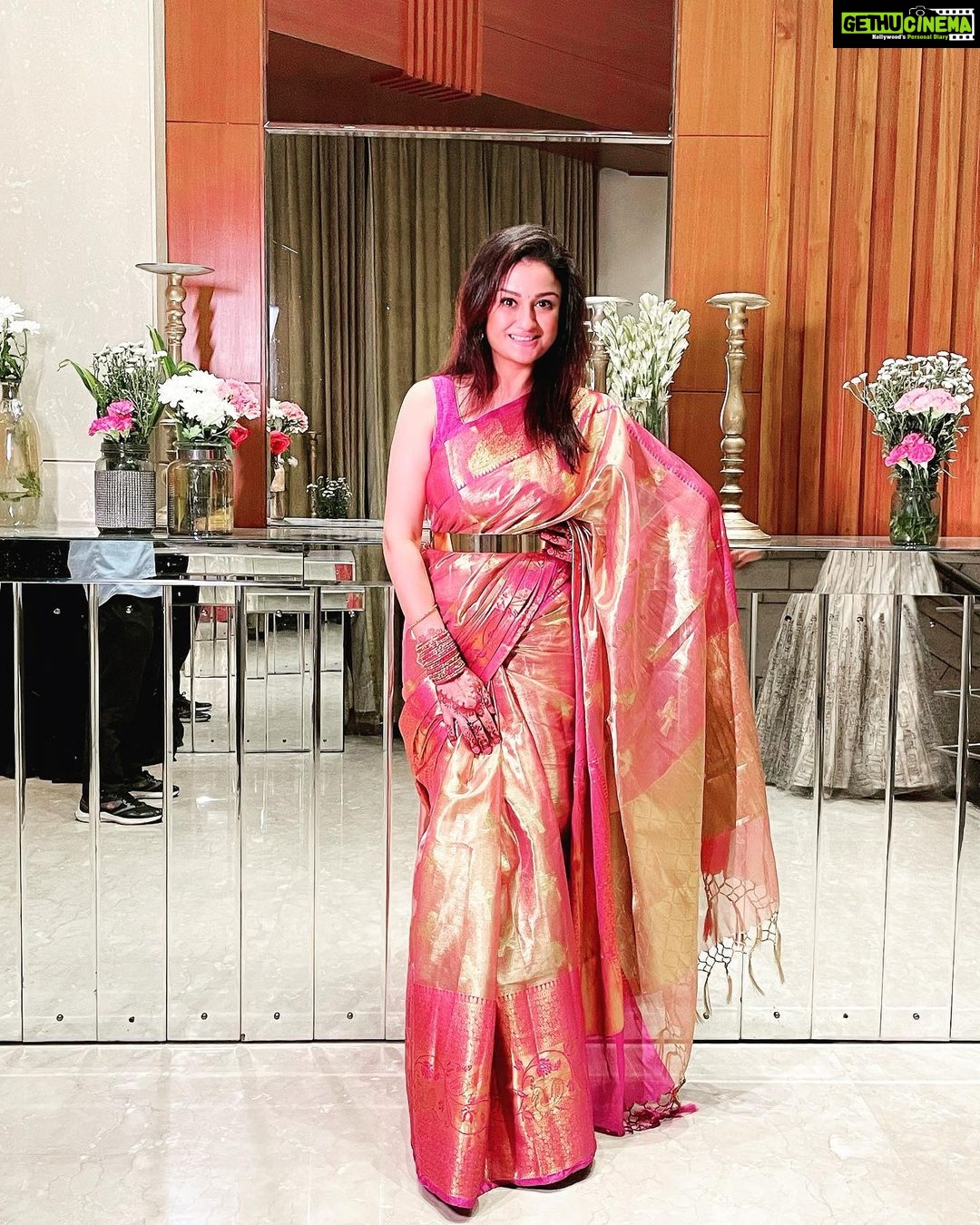 Sonia Agarwal Instagram - #soniaagarwal #sareelove #sa #sneh #brothersrokaceremony❤️