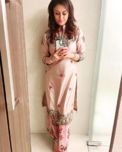 Sonia Agarwal Instagram - Outfit- @sidneysladen #7gbrindavancolony #rerelease #trailerlauch #hyderabad #ravikrishna #soniaagarwal #sa ❤️