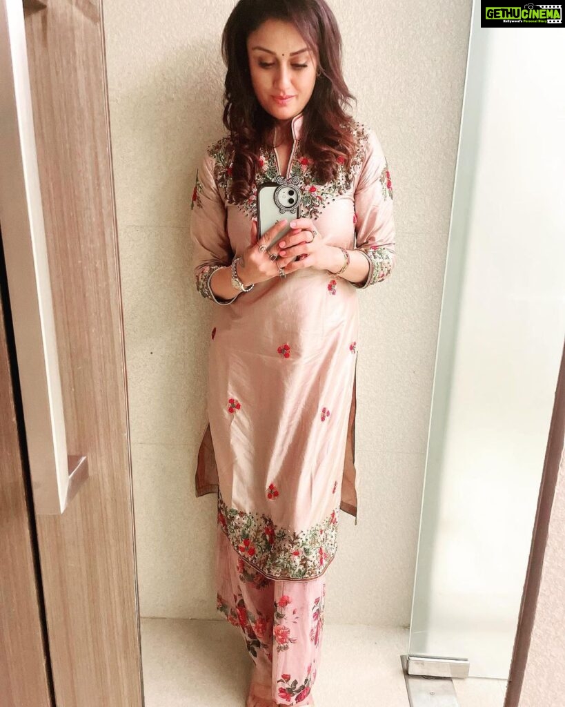 Sonia Agarwal Instagram - Outfit- @sidneysladen #7gbrindavancolony #rerelease #trailerlauch #hyderabad #ravikrishna #soniaagarwal #sa ❤️