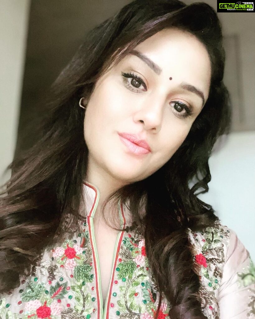Sonia Agarwal Instagram - Outfit- @sidneysladen #7gbrindavancolony #rerelease #trailerlauch #hyderabad #ravikrishna #soniaagarwal #sa ❤️