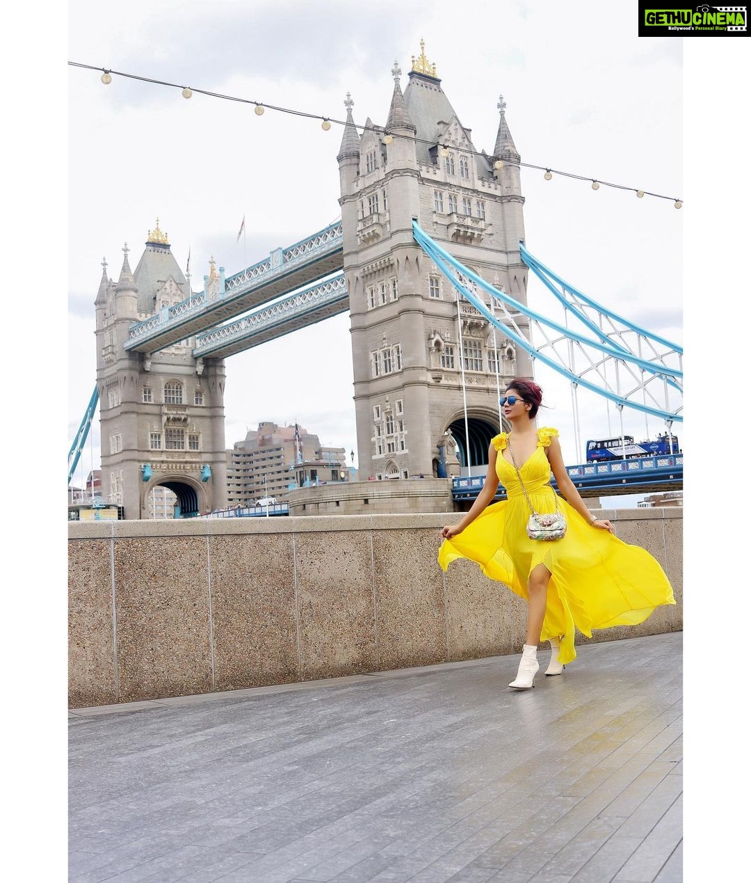 Soniya Bansal Instagram - You can't go back and change the beginning, but you can start where you are and change the ending. London, United Kingdom