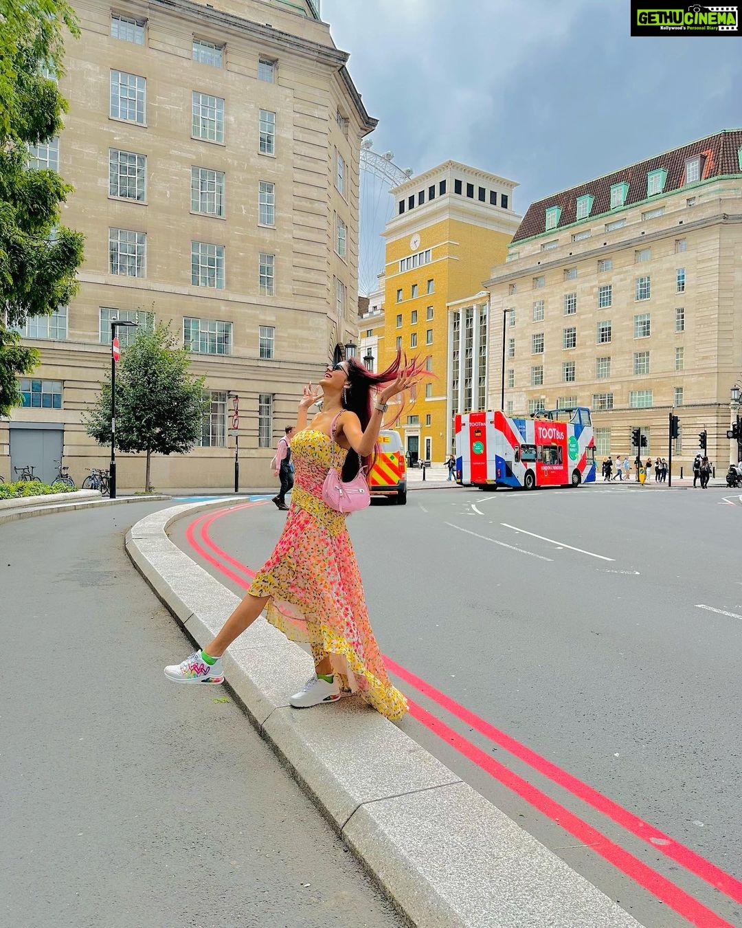 Soniya Bansal Instagram - Kindness is one thing you can't give away. It always comes back. London, United Kingdom