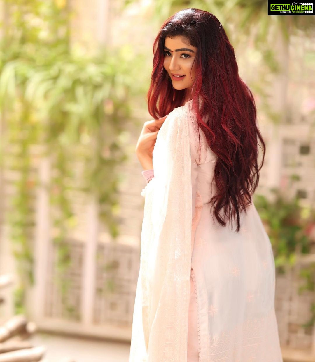 Soniya Bansal Instagram - Success is not final; failure is not fatal: It is the courage to continue that counts."