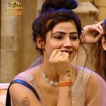 Soniya Bansal Instagram – A vision in Pagwara, thanks to the magic touch of  stylist Mohit Kapoor!💕✨
Take a look at Soniya’s classic look in #WeekendKaVaar

Credits:- 

Exclusively styled by: @kapoormohit888 
Wearing: @frontierphagwara 

 @colorstv @officialjiocinema @endemolshineind @teamgolecha

#soniyabansal #SBINBB #humarisherni#Biggboss17journey #Biggboss17 #Bb17 #DillDimagAurDum #colours #salmankhan#Jiocinema