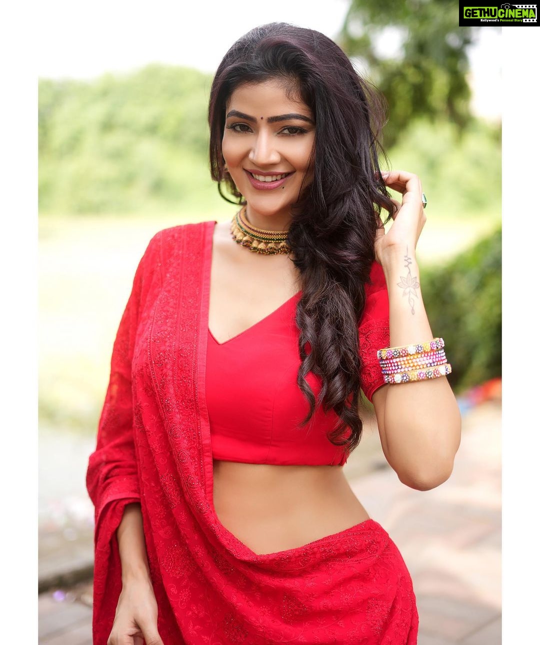 Soniya Bansal Instagram - Life imposes things on you that you can’t control, but you still have the choice of how you’re going to live through this