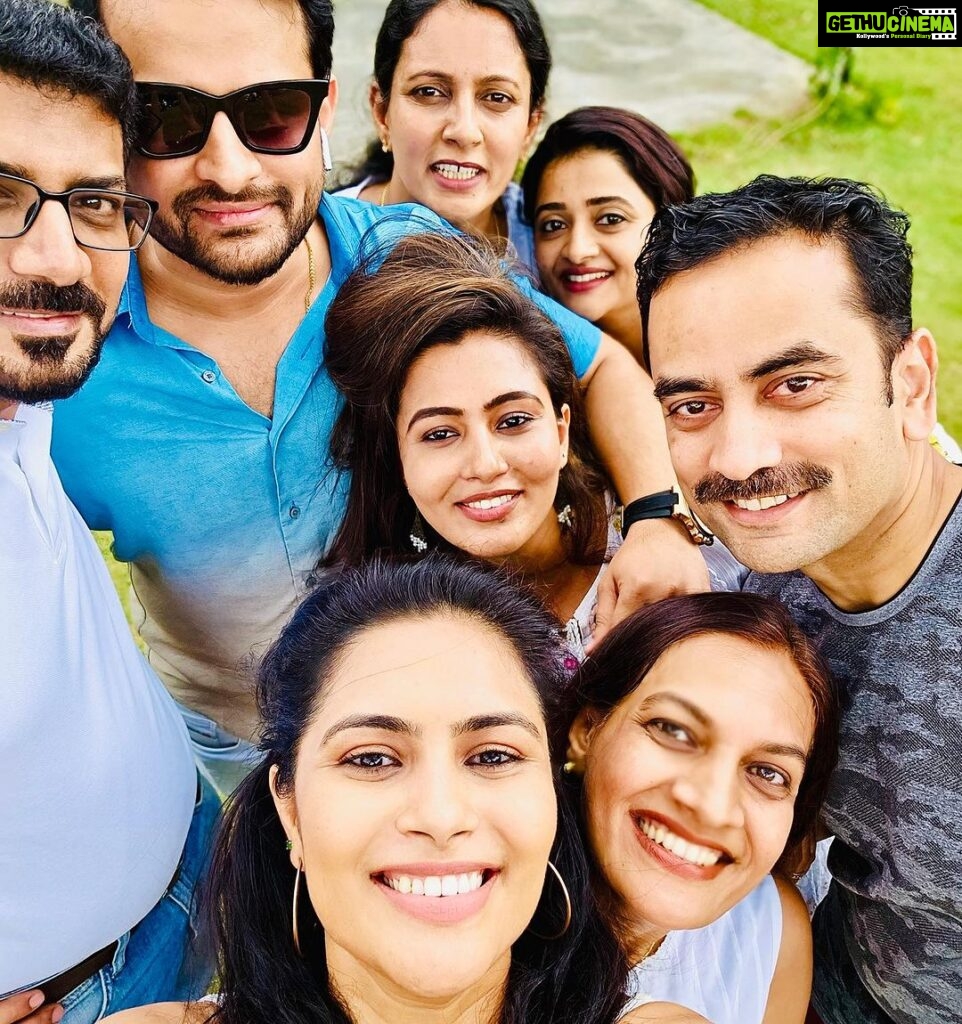 Sonu Gowda Instagram - Where life begins and love never ends; family day outing Bangalore, India