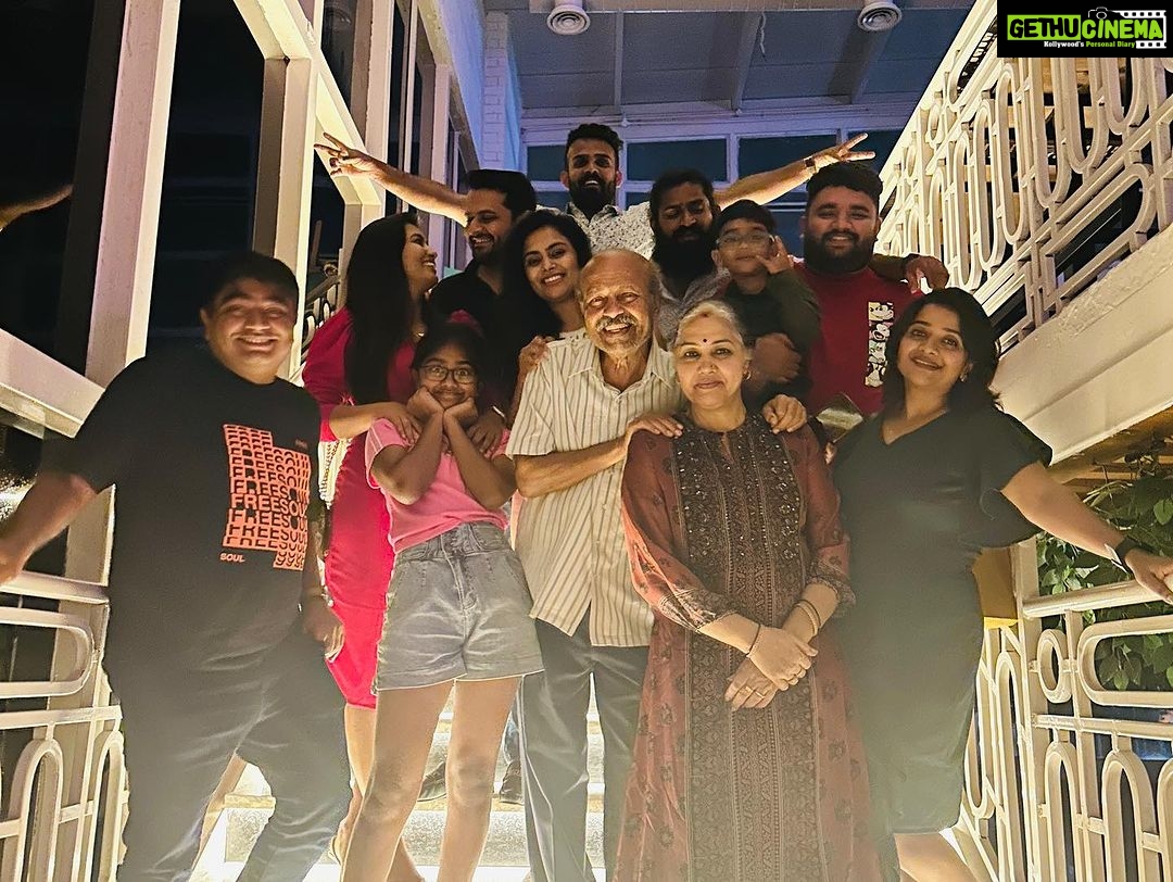 Sonu Gowda Instagram - Birthday are the special time to celebrate another year of life, creating memories, appreciate the people who makes our lives meaningful. As we grow old we have mix emotions as we feel more responsible however old we grow the younger ones are always baby to us.. n this is how we celebrated our baby birthday.. it’s her birthday, a day well spent with her loved ones.. finding joy in the present moment and embracing the beauty of happiness❤️ I wish only the best happy birthday monuuuuuu❤️ Bangalore, India