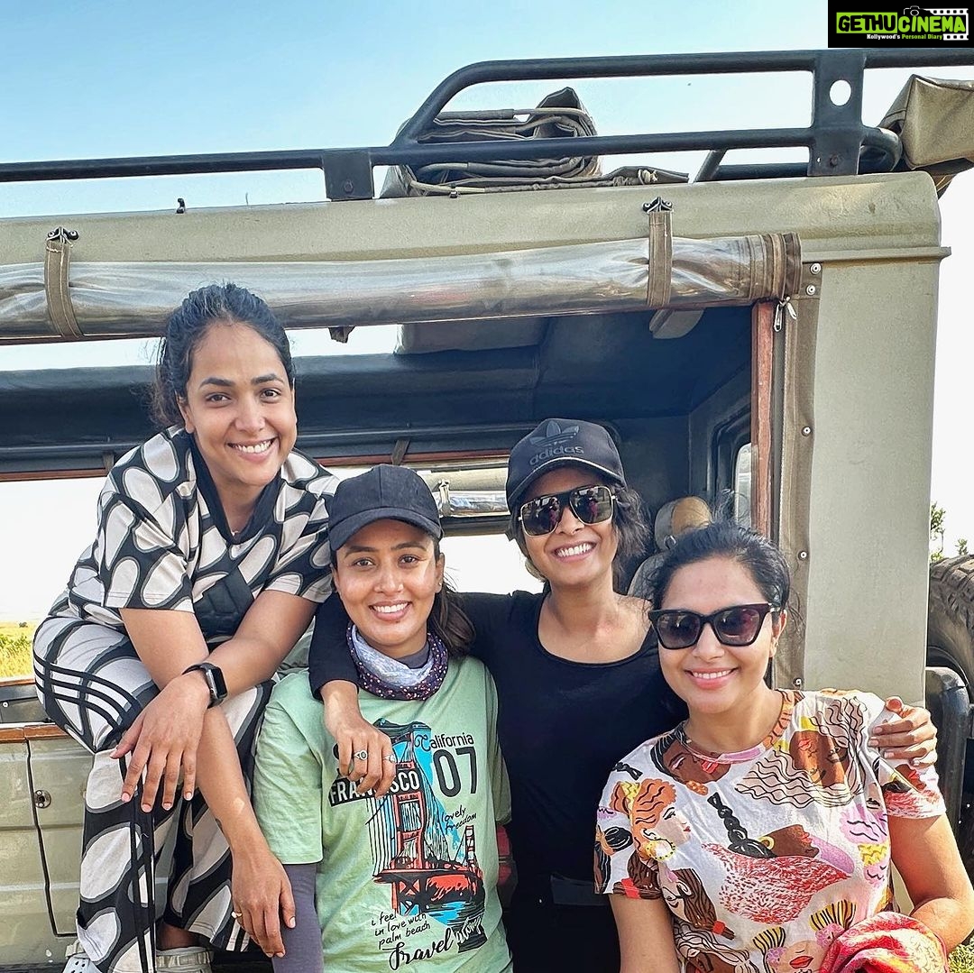 Sonu Gowda Instagram - THE GANG- Travelling with new people makes the trip even more memorable. You never know who you'll meet and what kind of adventures you'll have. It's all about the journey, not just the destination! Waiting for leopard to get up in between that long conversations about wildlife and Africa culture, not just that humming Hamsalekha sir’s songs which is co related to the nature. Thank you @panthera_arjuna you made us fall in love with nature, wildlife and our Kannada culture, if you weren’t there we would have not enjoyed masai maara and understood masai so well. Silence while watching the nature, the beauty of Mother Earth how she has created everyone so unique, everyone has their own strength and weakness. I’m glad that we could sense a place that feels like home, early morning safari drives, by the time we get back to our place we would have lost the strength to pick up even the small cameras, ate our favourite South Indian dishes there also.. never felt we are away from home thank you @arun_raj1992 @loriansafaricamp for the warm hospitality, I will definitely come for sure to experience the magical masai maara again.. #sonugowda #masaimaara #africa #kenya #nairobi #wildlifephotography #wildlife #eastafrica Masai Mara, Kenya