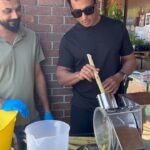 Sonu Sood Instagram – Anyone for sugarcane juice? ❤️
Straight from America 🇺🇸 

#supportsmallbusiness