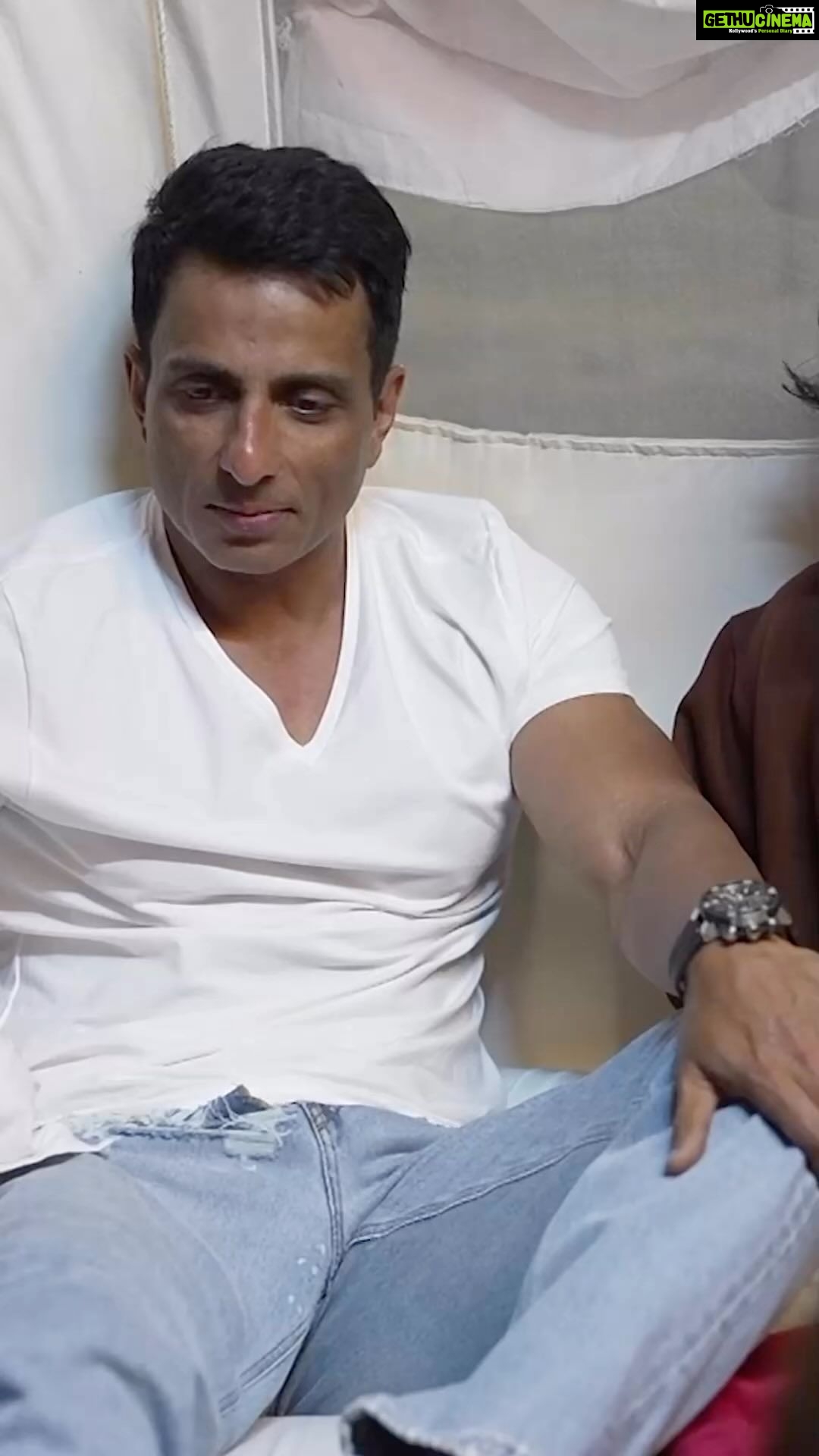 Sonu Sood Instagram - 🩶 @mtvroadies T.A.C. @theayurvedaco MTV Roadies - Karm Ya Kaand, co-powered by @wildstoneofficial , every Sat-Sun at 7PM only on MTV & JioCinema #MTVRoadies19 #KarmYaKaand #RoadiesKarmYaKaand #MTVRoadies #TheAyurvedaCo