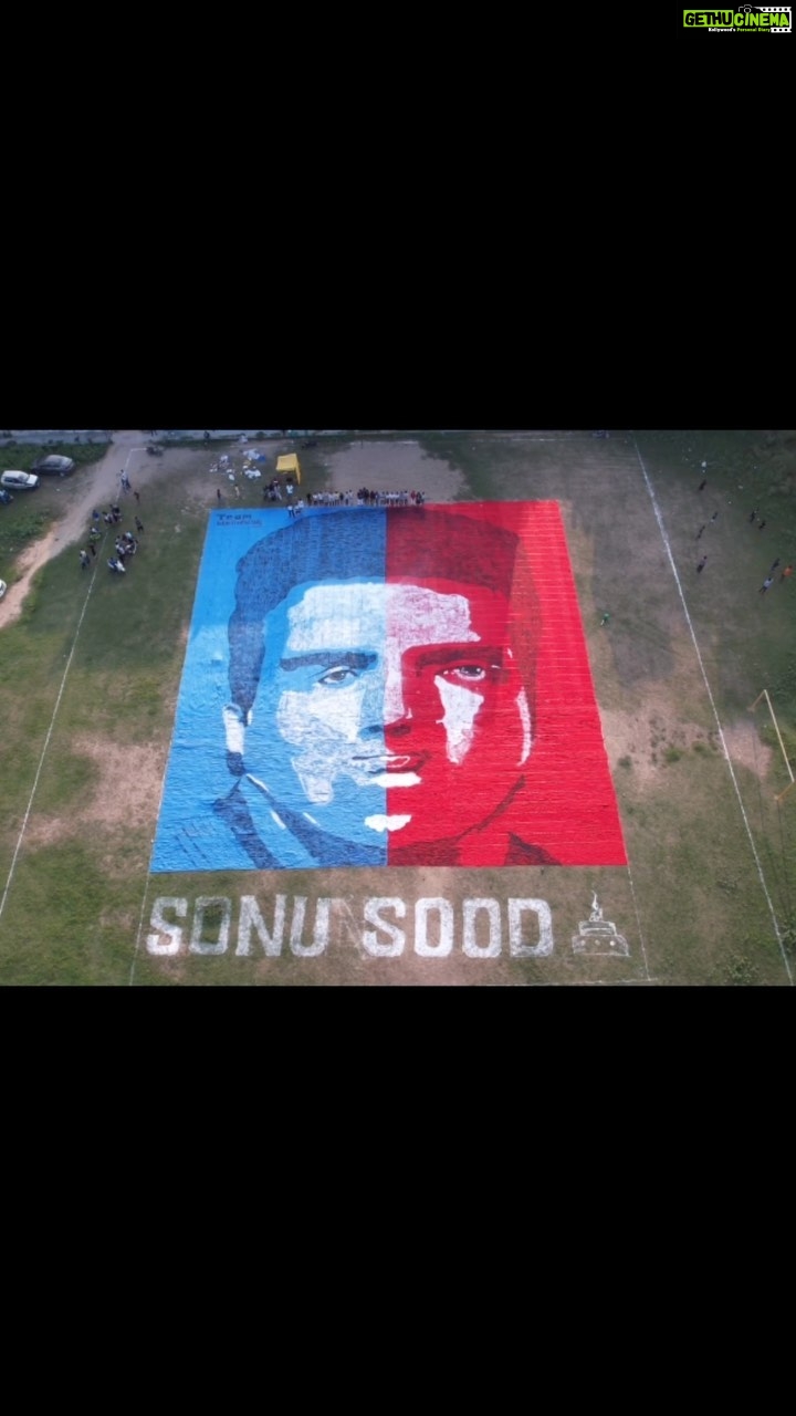 Sonu Sood Instagram - 1.17 Lakh Sq Feet of pure love 🩵 Humbled beyond words. Thanks a ton for your wishes ❤️🙏 Team Indian Creative Unity. Dr Baljinder and team. @artist_baljinder