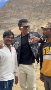 Sonu Sood Instagram - चलते-चलते बीड़ी बुझ गयी😂😂

बीड़ी पीना सेहत के लिए हानिकारक है। 🛑