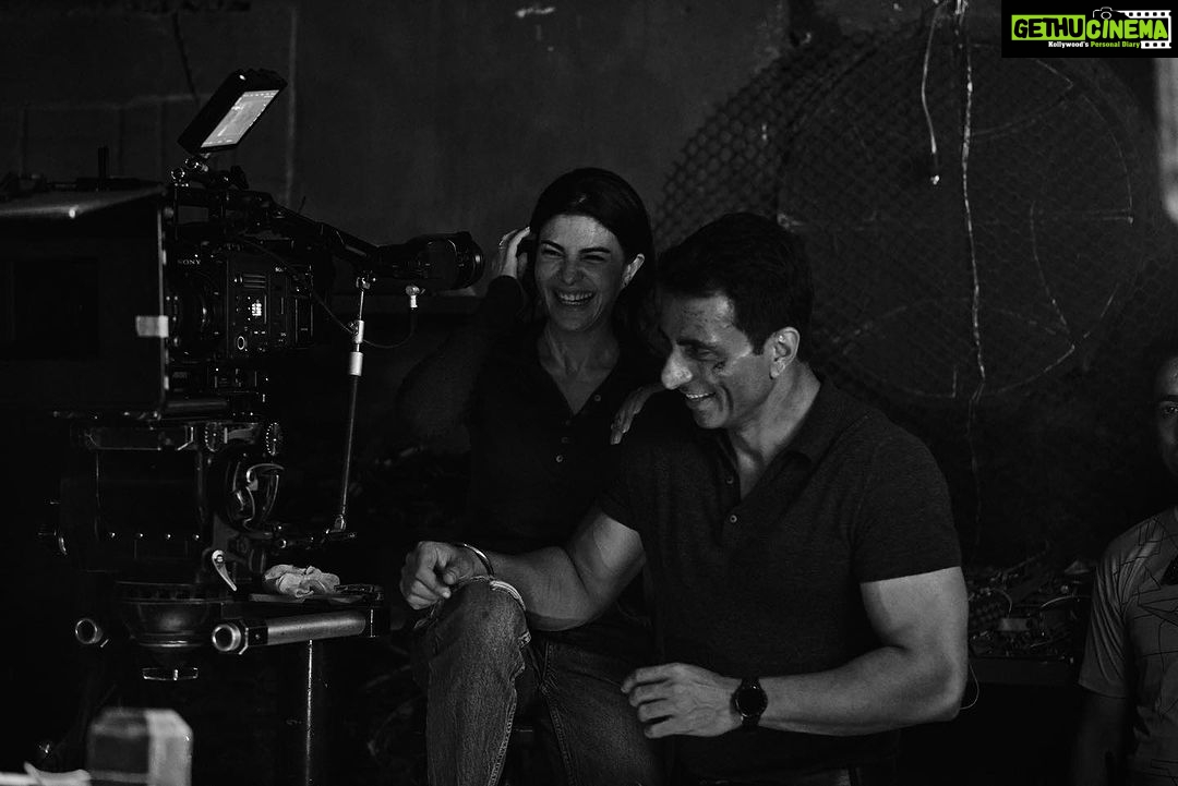 Sonu Sood Instagram - Sometimes some students are such quick learners @jacquelienefernandez π Finally I found the DOP for my next film. π₯π @ilcondor your job is in danger β οΈπ #fateh @vedishnaidu_photography