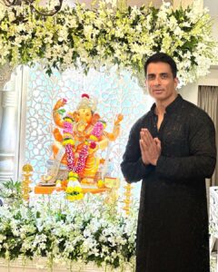 Sonu Sood Instagram - गणपति बप्पा मोरया ❤️🙏