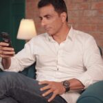 Sonu Sood Instagram – All my bills in one place ✅
Paid a bill in one click ✅
Zero convenience fees ✅
Hai koi mujhse zyaada smart? 

You can also stay on top of your bill payment game with Amazon Pay, bill payments ka smarter way.
@amazondotin 

#AmazonPay #BillPaymentsKaSmarterWay
#AmazonPaySmarterWay @amazondotin