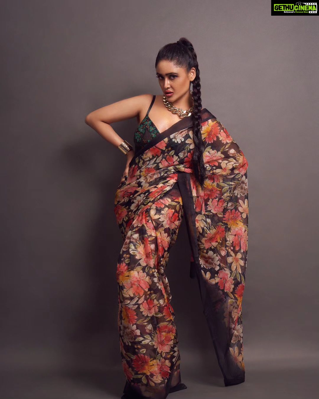 Sony Charishta Instagram - #📸️ . . . . . . . . . . @i_ak_photographer #sonycharishtafanc #explorepage✨ #explore #saree #sareefashion #sareestyle