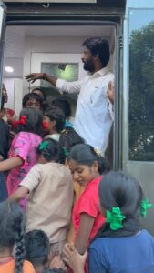 Soori Instagram - படப்பிடிப்பில், மகிழ்வித்து  மகிழ்ந்த தருணம்❤️❤️🤗