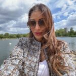 Sophie Choudry Instagram - Of selfies & desserts😍 #summervibes #london #dessertqueen #selfietime #sophiechoudry #sugarrush London, Unιted Kingdom