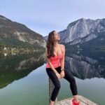 Sophie Choudry Instagram - Beaches are my happy place but mountains are my healing place… This year hasn’t been the best when it comes to health. From weird virals to my painful wrist, it’s been frustrating. So I needed to sort myself out. Only been a few days but already I feel rejuvenated, stronger, healthier and equipped with the right knowledge to continue my wellness journey. From workouts to walks in the mountains, from eating clean to cosy detox wraps & vitamin infusions this is the self care I really needed right now. Tku for always healing me @mayrlife_official ❤️ #mayrlifealtaussee #appreciationpost #wellness #health #detox #fitnessgoals #mountains #mothernature #austria #altaussee #sophiechoudry Mayrlife Altaussee