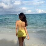Sophie Choudry Instagram - The last of summer💛 #summer23 #beachlife #beachlover #ocean #islandvibes #trending #bikinilife #sophiechoudry #september #mothernature Somewhere Only We Know...