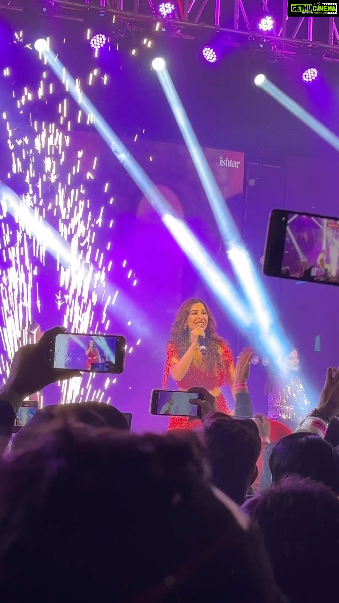 Sophie Choudry Instagram - Gori Hai released a year ago today! So grateful to get so much love for it wherever I perform! And grateful that so many of you still tag me on reels!! Time to get ready for the next!!!ππΌβ€οΈ #gratitude #blessed #sophiechoudry #giglife #gorihai