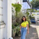 Sophie Choudry Instagram - Travel, stay fit, laugh, make memories❤️ #summer23 #summervibes #london #friendslikefamily #makingmemories #grateful #sophiechoudry #favepeople #goodtobehome @girishsanger @nealkotecha1 @neharoyc @kanikasanger @dpalondon @rosa1bee @soodprashant @shazreh_r @manishmalhotra05 @freddy_daruwala @ammilmansha @kkhiranandani @k.a.b.b.s @farazmanan @singhreuben