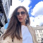 Sophie Choudry Instagram - Of selfies & desserts😍 #summervibes #london #dessertqueen #selfietime #sophiechoudry #sugarrush London, Unιted Kingdom