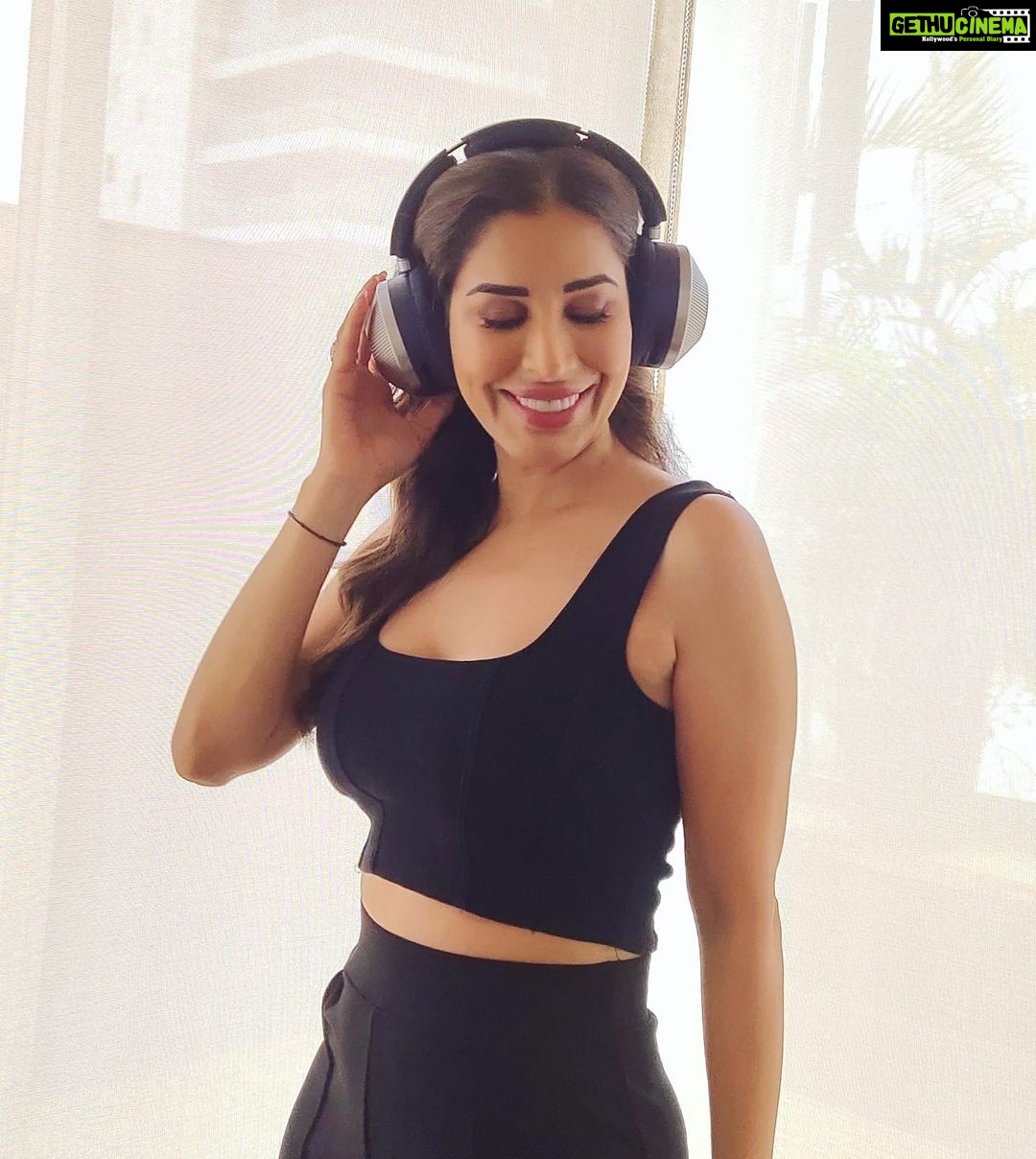 Sophie Choudry - 51K Likes - Most Liked Instagram Photos