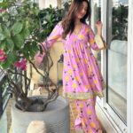 Sophie Choudry Instagram - Sweet like honeycomb 🍯💜 Love this look @houseofmasaba #prettiness #desigirl #masaba #houseofmasaba #styleinspo #sophiechoudry